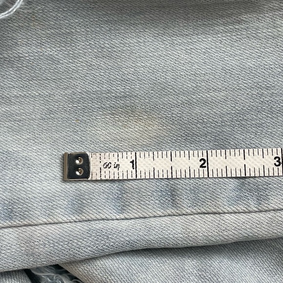 Forever 21 Distressed Cropped Raw Hem Jeans Size Small - Picture 11 of 11